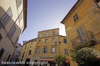 Le facciate della città