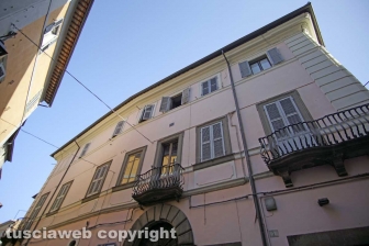 Le facciate della città