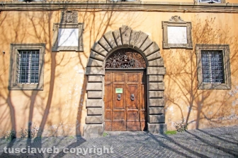 Le facciate della città