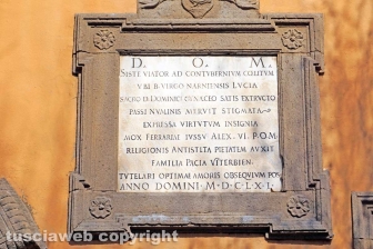 Le facciate della città