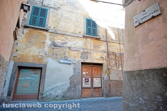 Le facciate della città