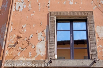 Le facciate della città