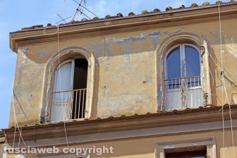 Le facciate della città