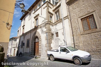 Le facciate della città