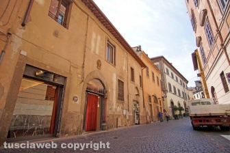 Le facciate della città