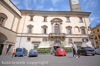 Le facciate della città