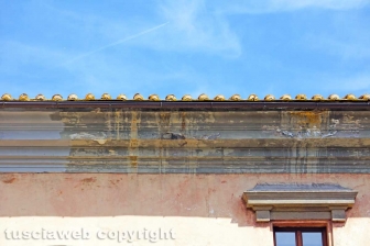 Le facciate della città