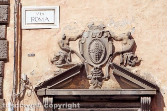 Le facciate della città