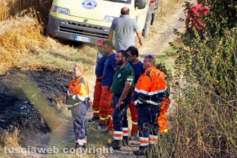 Le fiamme investono strada Signorino