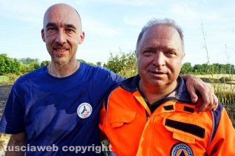 Le fiamme investono strada Signorino