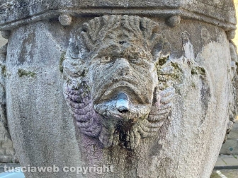 Viterbo - La fontana di piazza Dante
