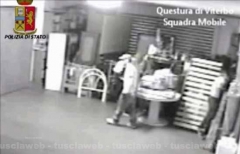 Viterbo - Le immagini del video dell\'incendio di via Garbini