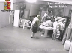 Viterbo - Le immagini del video dell\'incendio di via Garbini