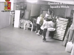 Viterbo - Le immagini del video dell\'incendio di via Garbini