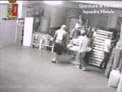 Viterbo - Le immagini del video dell\'incendio di via Garbini