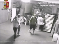 Viterbo - Le immagini del video dell\'incendio di via Garbini