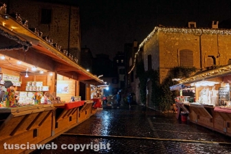 Le luminarie accendono il "cuore" del centro storico