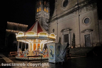 Le luminarie accendono il "cuore" del centro storico