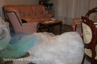 Carnevale di Ronciglione - Casa di Pierina, le stanze affollate di stoffa