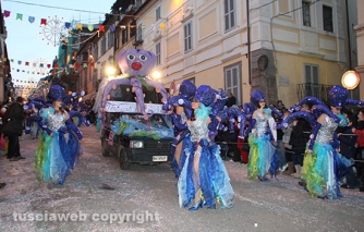 Carnevale di Ronciglione - Le mascherate di Pierina - Occhio alla piovra
