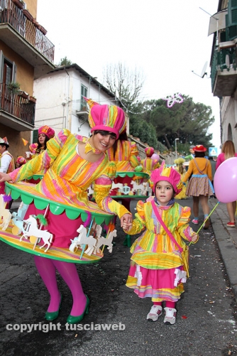 La mascherata Carnevale è sempre \'na giostra