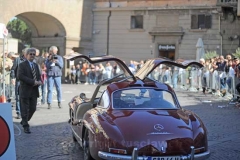 Le Mille Miglia sfrecciano in città