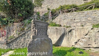 Viterbo - Nastro bianco e rosso: offlimits a metà l'area verde a ridosso delle mura dedicata agli scalpellini viterbesi