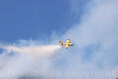 Le operazioni per domare le fiamme