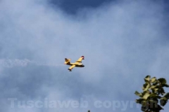 Le operazioni per domare le fiamme