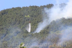 Le operazioni per domare le fiamme