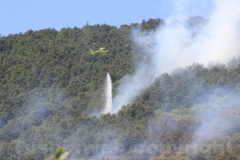 Le operazioni per domare le fiamme