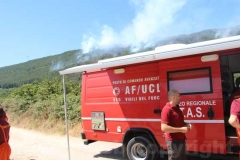 Le operazioni per domare le fiamme