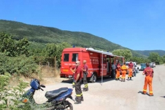 Le operazioni per domare le fiamme