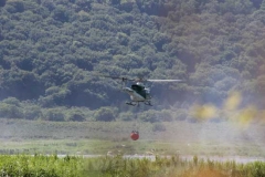 Le operazioni per domare le fiamme