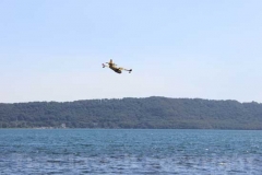 Le operazioni per domare le fiamme