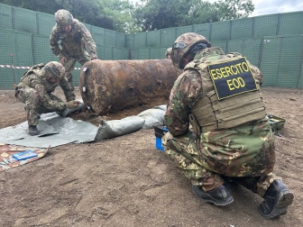 Le operazioni per il trasferimento della bomba a Monte Romano