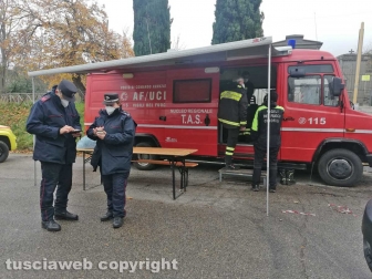 Carabinieri e vigli del fuoco