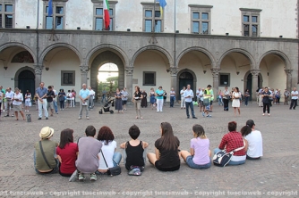 Viterbo - Le Sentinelle in piazza