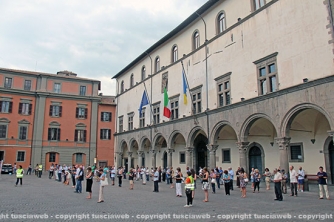 Viterbo - Le Sentinelle in piazza