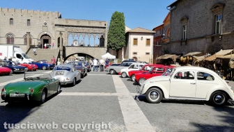 Le splendide auto d'epoca al duomo