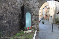 L\'edicola di porta San Marco con il vetro spaccato