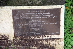 L\'edicola di porta San Marco con il vetro spaccato