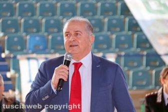 Viterbo - Assemblea liceo Ruffini - Il questore Massimo Macera