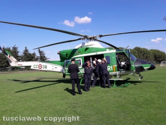 Montefiascone - L'elicottero dei carabinieri in volo