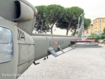 L'elicottero dell'Esercito in piazza dei caduti