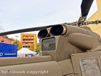 L'elicottero dell'Esercito in piazza dei caduti