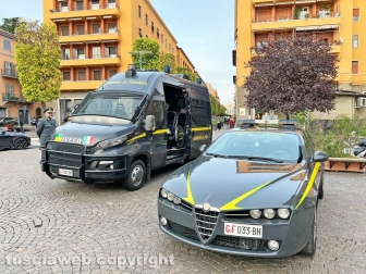 L'elicottero dell'Esercito in piazza dei caduti