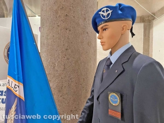 L'elicottero dell'Esercito in piazza dei caduti