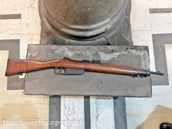 L'elicottero dell'Esercito in piazza dei caduti