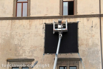 Viterbo - Sul set di "Leonardo" a piazza del comune